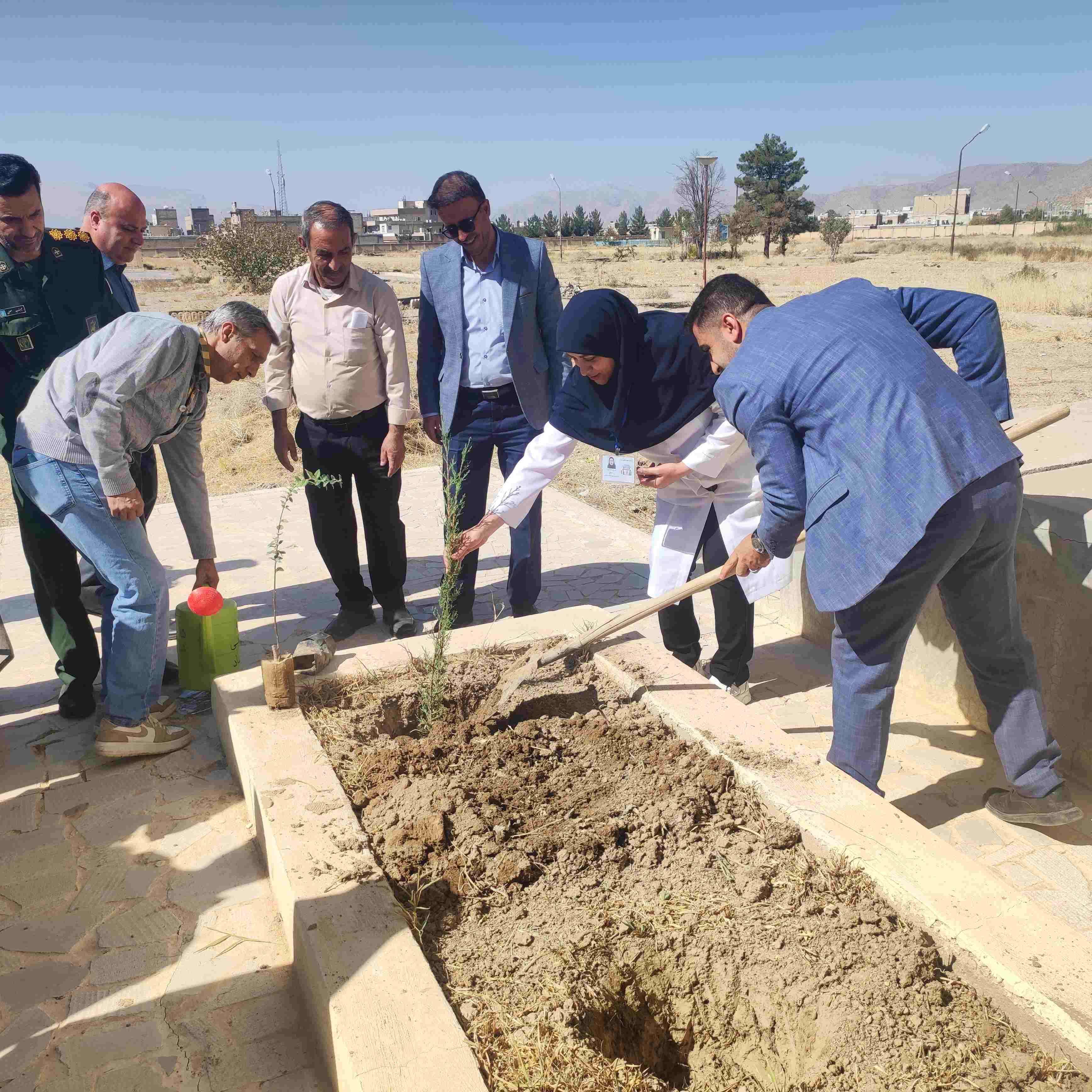 تجلیل مسئولان شهرستان پاسارگاد از تلاش‌های جهادگونه پرستاران بیمارستان امام جعفر صادق(ع)